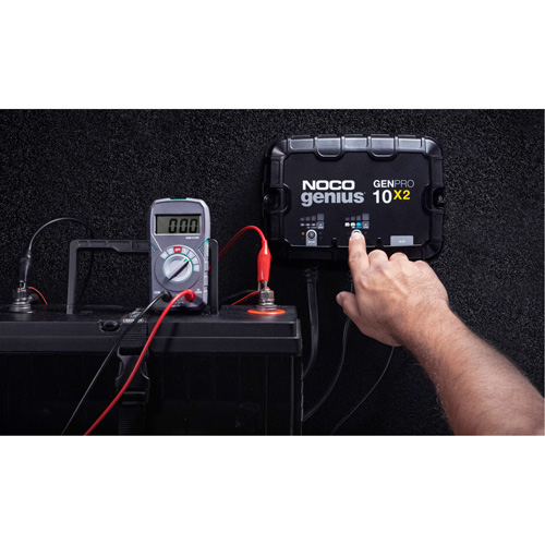 Chargeur de batterie embarqu&eacute; &agrave; 2 sorties de 20 amp&egrave;res GenPro10X2 Genius Cintas