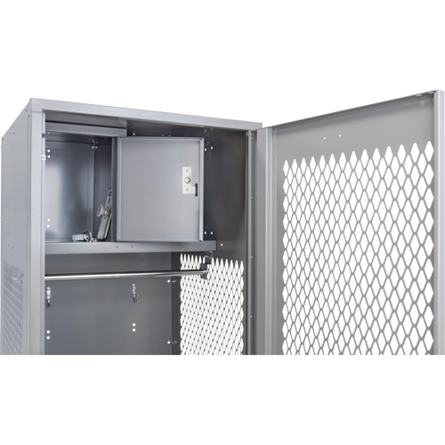 Casier pour &eacute;quipement avec porte, Acier, 24" la x 18" p x 72" h, Gris Cintas