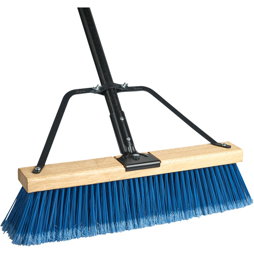 Balai-brosse &agrave; manche renforc&eacute; Ryno, 36", Fin, Soies PVC Cintas