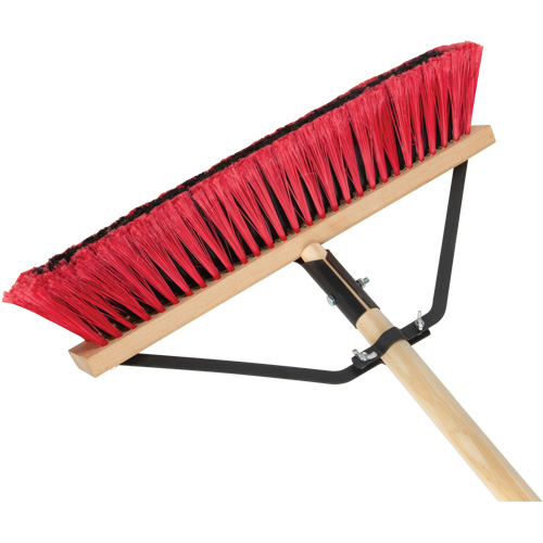 Balai-brosse &agrave; manche renforc&eacute;, 18", Moyen, Soies PVC Cintas