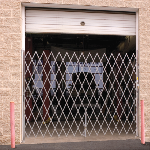 Barri&egrave;res de s&eacute;curit&eacute; galvanis&eacute;es repliables, Repliable simple fixe, 9' lo x 7' h d&eacute;ploy&eacute; Cintas