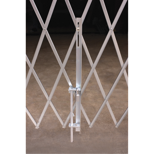 Barri&egrave;res de s&eacute;curit&eacute; galvanis&eacute;es repliables, Repliable simple fixe, 9' lo x 7' h d&eacute;ploy&eacute; Cintas