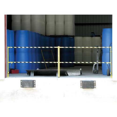 Safety Lift Gate, 10' L x 42-5/8" H, 159" Raised, Yellow Cintas
