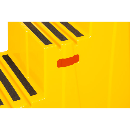Escabeau industriel, 3 marches, 34-13/16" x 22-7/16" x Hauteur 28-1/2" Cintas