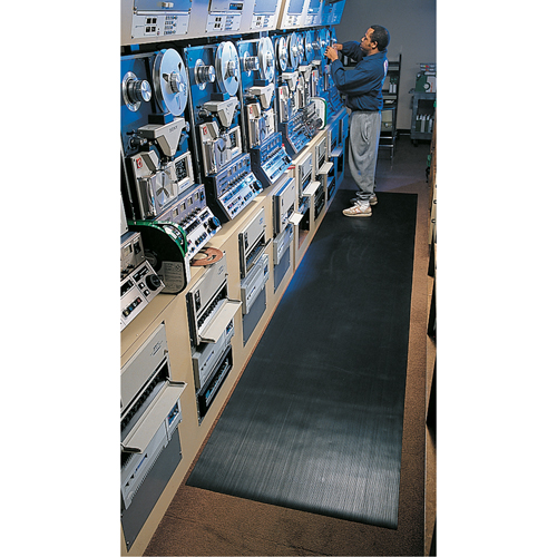 Standard Mat No.381, Ergonomic, 4' x 105' x 1/8", Black Cintas