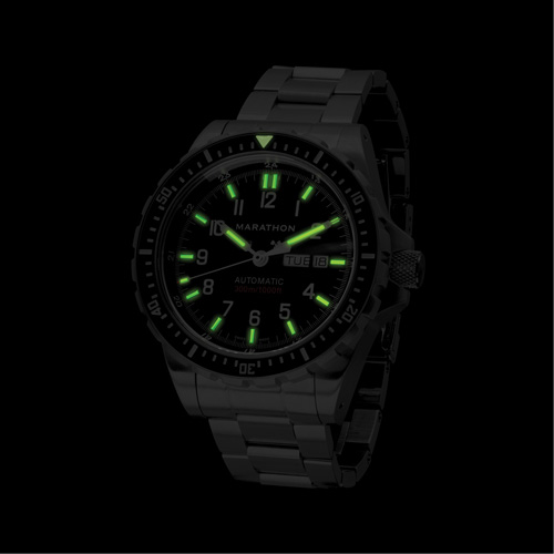 Tr&egrave;s grande montre automatique avec jour/date avec bracelet en acier inoxydable, Num&eacute;rique, &agrave; piles, 46 mm, Argent Cintas