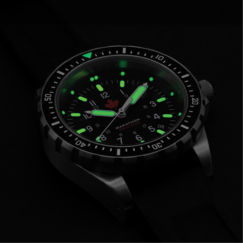 Tr&egrave;s grande montre &agrave; quartz pour plongeur avec feuille d'&eacute;rable rouge, Num&eacute;rique, &agrave; piles, 46 mm, Noir Cintas
