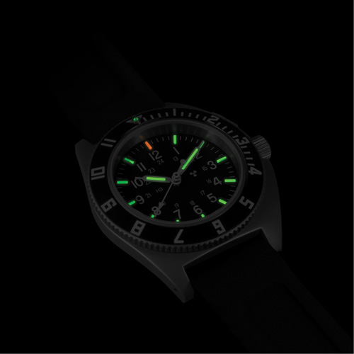 Montre Steel Navigator sur ensemble bracelet en caoutchouc noir de trois morceaux, Num&eacute;rique, &agrave; piles, 41 mm, Noir Cintas