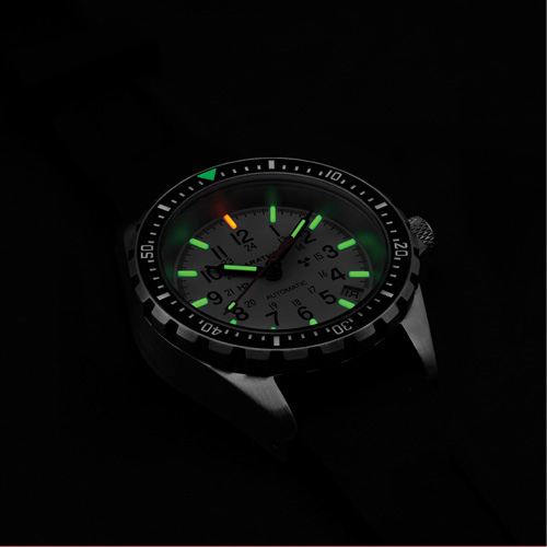 Montre automatique moyenne pour plongeur &eacute;dition arctique, Num&eacute;rique, &agrave; piles, 36 mm, Noir Cintas