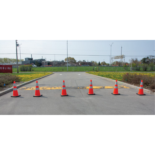 C&ocirc;ne de signalisation, 28", Orange, Bande(s) r&eacute;fl&eacute;chissante(s) 4" & 6" Cintas
