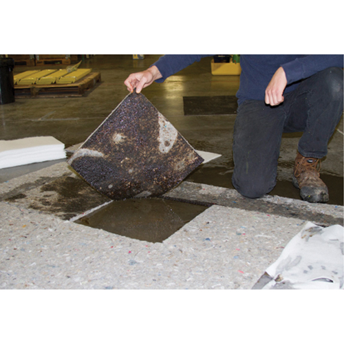 Spilltration Husky Pads, Oil Only, 16" x 16", 17.2 gal. Absorbancy Cintas