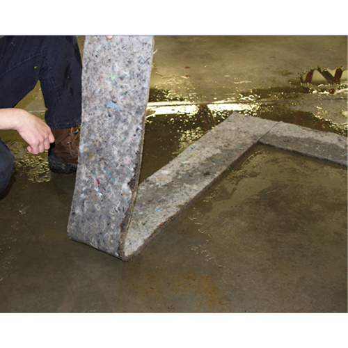 Spilltration Husky Strips, Oil Only, 64" x 8", 4 gal. Absorbancy Cintas