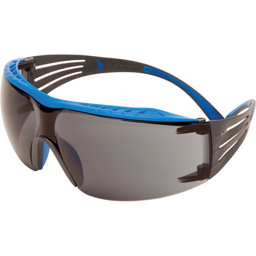 Lunettes de s&eacute;curit&eacute; SecureFit s&eacute;rie 400, Lentille Gris, Antibu&eacute;e/Anti-&eacute;gratignures, ANSI Z87+/R&eacute;pond ou surpasse la norme CSA Z94.3 Cintas