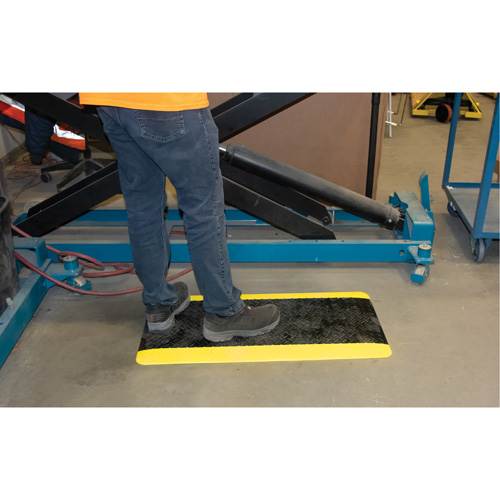 Anti-Fatigue Matting, Diamond, 1-2/3' x 3-1/4' x 3/4", Black/Yellow, Polyurethane Cintas