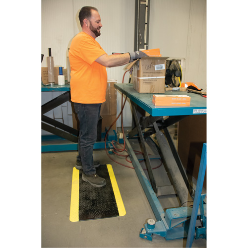 Anti-Fatigue Matting, Diamond, 1-2/3' x 3-1/4' x 3/4", Black/Yellow, Polyurethane Cintas