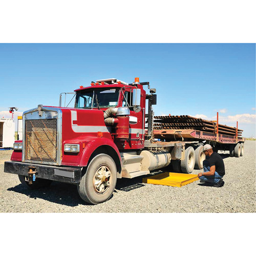 Flexible Ultra-Utility Tray&reg;, 42" L x 42" W x 4.8" H, 18 US gal. Spill Capacity Cintas