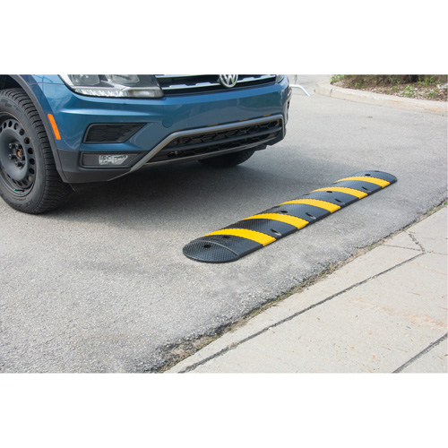 Speed Bump Kit, Rubber, 4' L x 11" W x 2" H Cintas