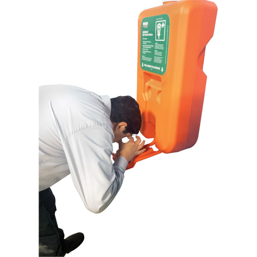 Poste de douche oculaire portable autonome, Aliment&eacute; par gravit&eacute;, Capacit&eacute; 10 gal., Conformit&eacute; ANSI Z358.1 Cintas