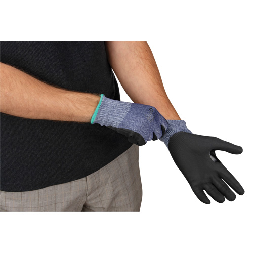 Cut-Resistant Gloves, Size X-Large, 15 Gauge, Foam Nitrile Coated, HPPE Shell, ASTM ANSI Level A3 Cintas