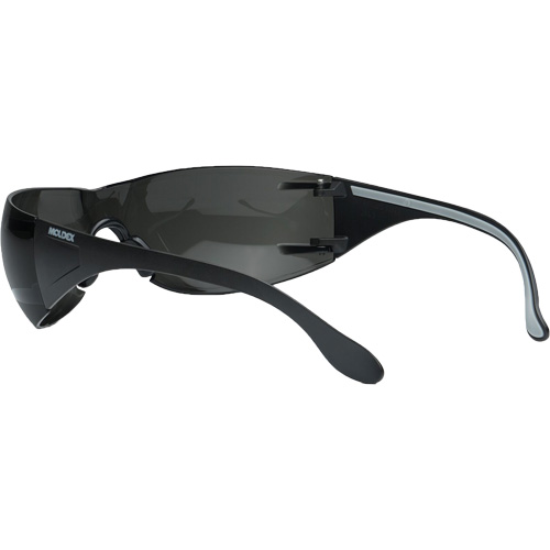 Lunettes de s&eacute;curit&eacute; Adapt Lite, Lentille Fum&eacute;e, Antibu&eacute;e/Anti-&eacute;gratignures, ANSI Z87+/R&eacute;pond ou surpasse la norme CSA Z94.3 Cintas