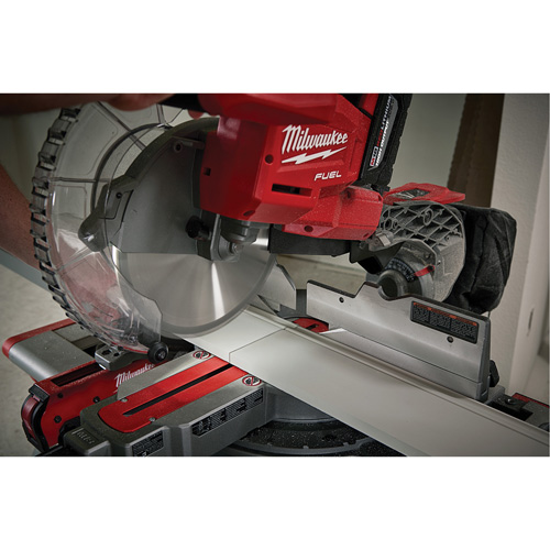 M18 Fuel Dual Bevel Sliding Compound Mitre Saw Kit Cintas