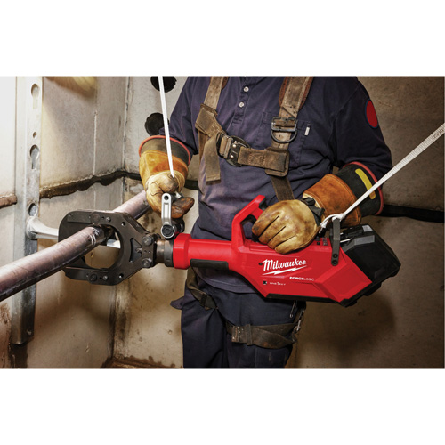 M18 FORCE LOGIC 5” Underground Cable Cutter with Wireless Remote Cintas