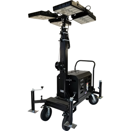 Tour d'&eacute;clairage avec quatre lampes DEL Beacon, Diesel/&eacute;lectrique, 800 Watts, 120 000 Lumens, Hauteur de 17' Cintas