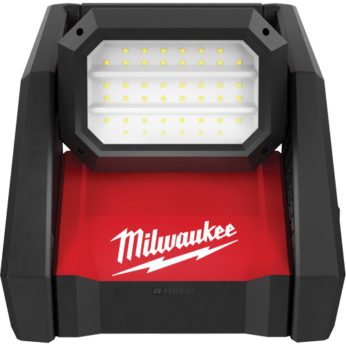 Projecteur d'illumination &agrave; alimentation double M18 Rover, DEL, 2000/4000/1200 lumens, Boîtier en Plastique Cintas