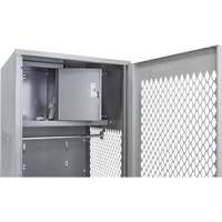 Casier pour &eacute;quipement avec porte, Acier, 24" la x 18" p x 72" h, Gris Cintas