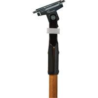 Manche pour vadrouille &agrave; &eacute;pousseter Clipper, Bois, Pointe Connexion rapide, 1" dia, 60" lo Cintas