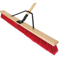 Balai-brosse &agrave; manche renforc&eacute;, 36", Moyen, Soies PVC Cintas
