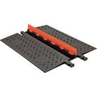 Protecteur de c&acirc;ble ADA/DDA &agrave; profil bas Guard Dog, 36" lo x 27,25" la x 1,25" h Cintas