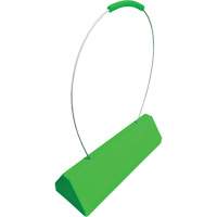 Cale de roue pour avion Checkers Safety SafeRay avec poign&eacute;e &agrave; c&acirc;ble ergonomique, Ur&eacute;thane, Vert fluorescent, 24" la x 8" p x 6" h Cintas