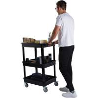 Chariot utilitaire avec tablette &agrave; bordure profonde, 3 tiers, 19" x 39-1/2" x 28-1/4", Capacit&eacute; 330 lb Cintas