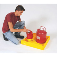 Flexible Ultra-Utility Tray&reg;, 12" L x 12" W x 4.8" H, 1.5 US Gal. Spill Capacity Cintas