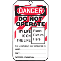 &eacute;tiquettes de verrouillage Do Not Operate Danger, Papier cartonn&eacute;, 3-1/4" la x 5-3/4" h, Anglais Cintas