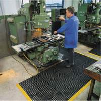 Cushion-Ease&reg; 550 Interlocking Anti-Fatigue Mat, Slotted, 3' x 3' x 3/4", Black, Rubber Cintas