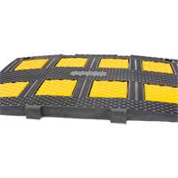 Middle Speed Hump, Rubber, 3' L x 20" W x 2" H Cintas