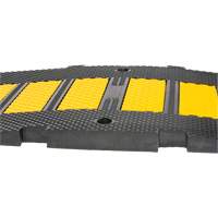 Middle Speed Hump, Rubber, 2' L x 8" W x 1-1/4" H Cintas