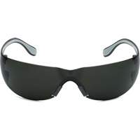 Lunettes de s&eacute;curit&eacute; Adapt Lite, Lentille Fum&eacute;e, Antibu&eacute;e/Anti-&eacute;gratignures, ANSI Z87+/R&eacute;pond ou surpasse la norme CSA Z94.3 Cintas