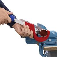 Coupe-tubes KNIPEX TubiX&reg; XL 10-1/4", Capacit&eacute; de 5/64"- 3" Cintas